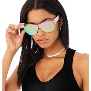 ✨Alo Yoga✨Stunner Sunglasses